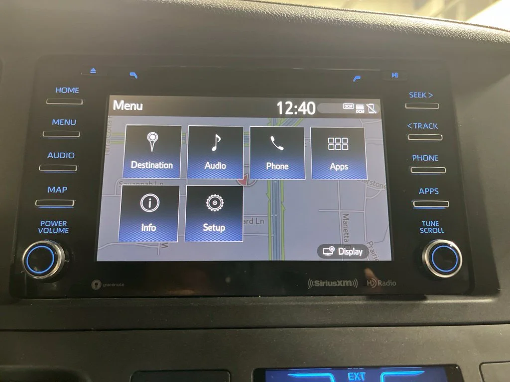 Used 2018 Blizzard Pearl Toyota XLE image 18