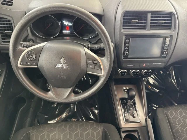 Used 2023  Mitsubishi 2.0 SE image 22