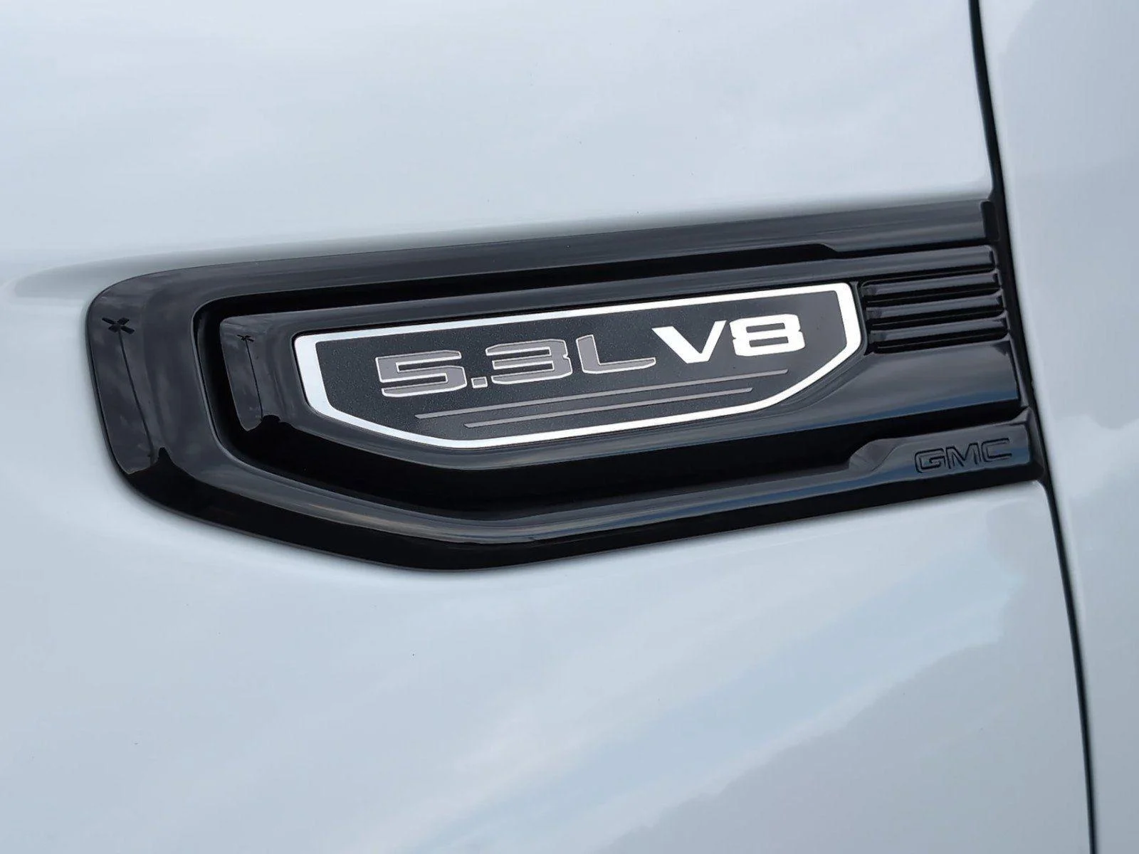 New 2026 Summit White GMC Elevation image 36