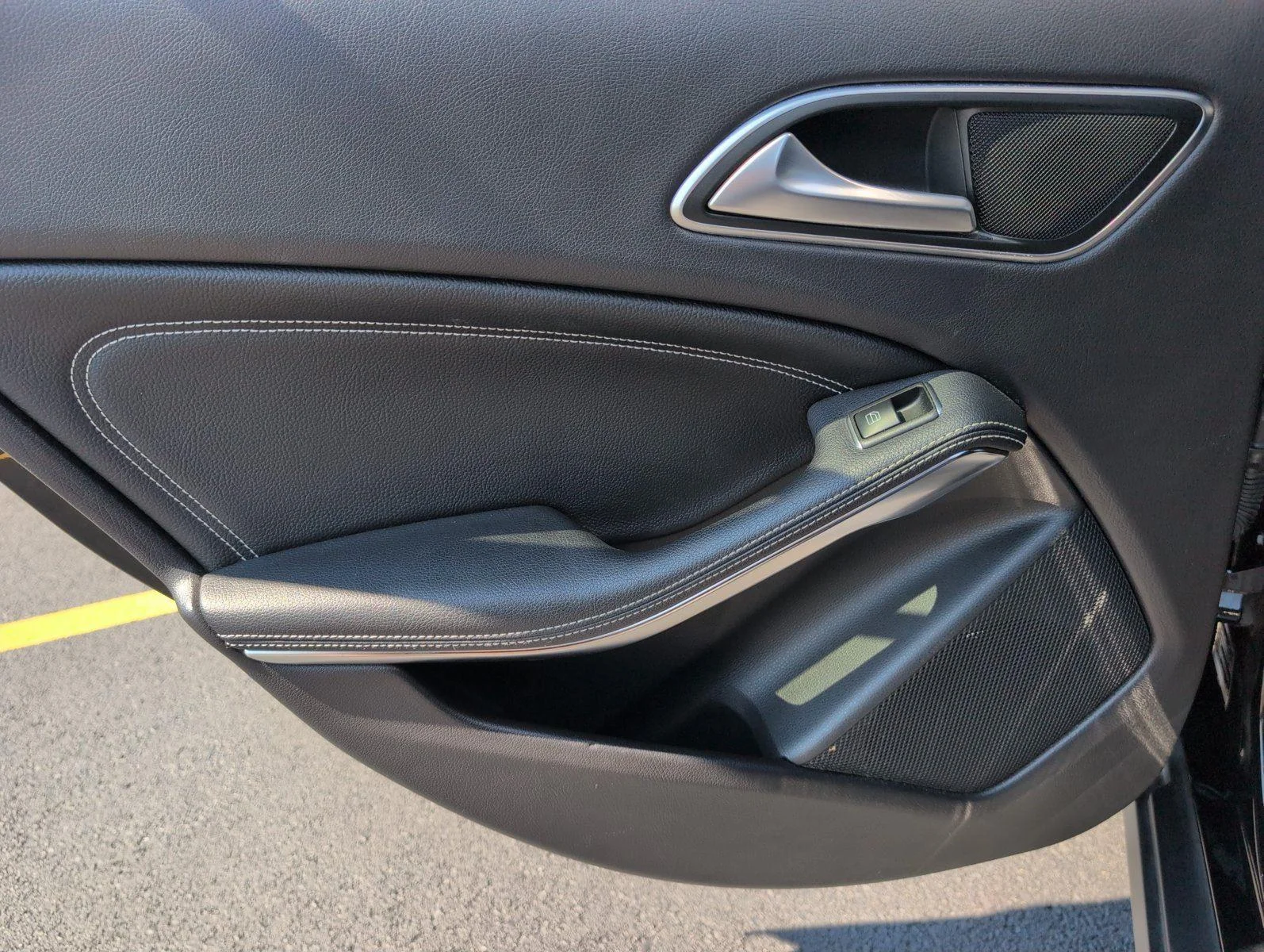 Used 2020 Night Black Mercedes-Benz GLA 250 image 37