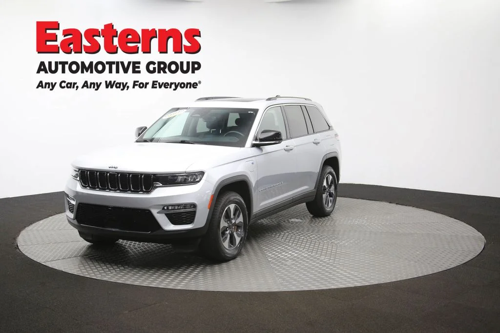 Used 2022 Silver Jeep 4xe image 58