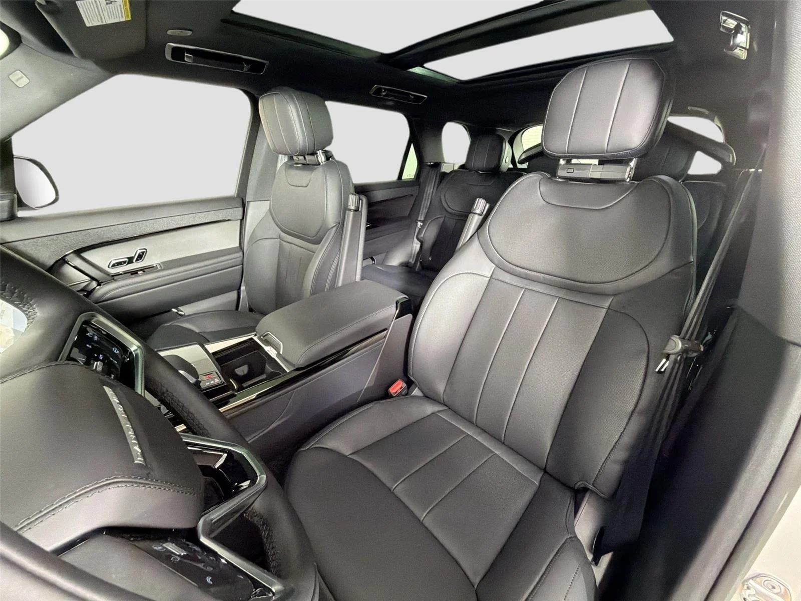 New 2026 Borasco Grey LAND ROVER SE image 19