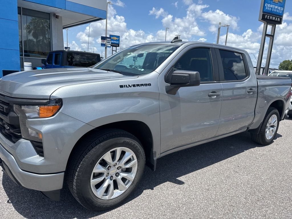 2023 Chevrolet Silverado 1500 Custom Crew Cab Short Box's photo