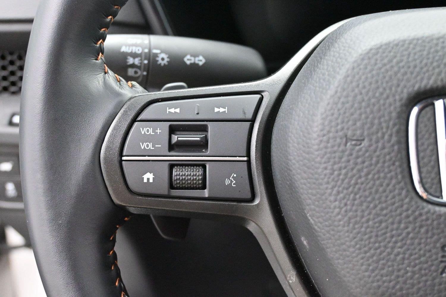 Used 2025 Platinum White Pearl Honda Sport-L image 19