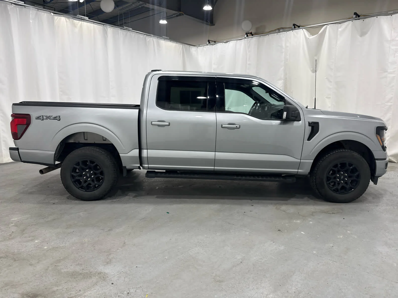Used 2024 Silver Ford XLT image 6