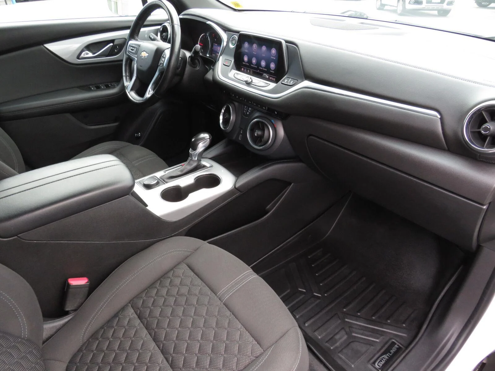 Used 2019 SUMMIT WHITE Chevrolet 4DR AWD LT image 21