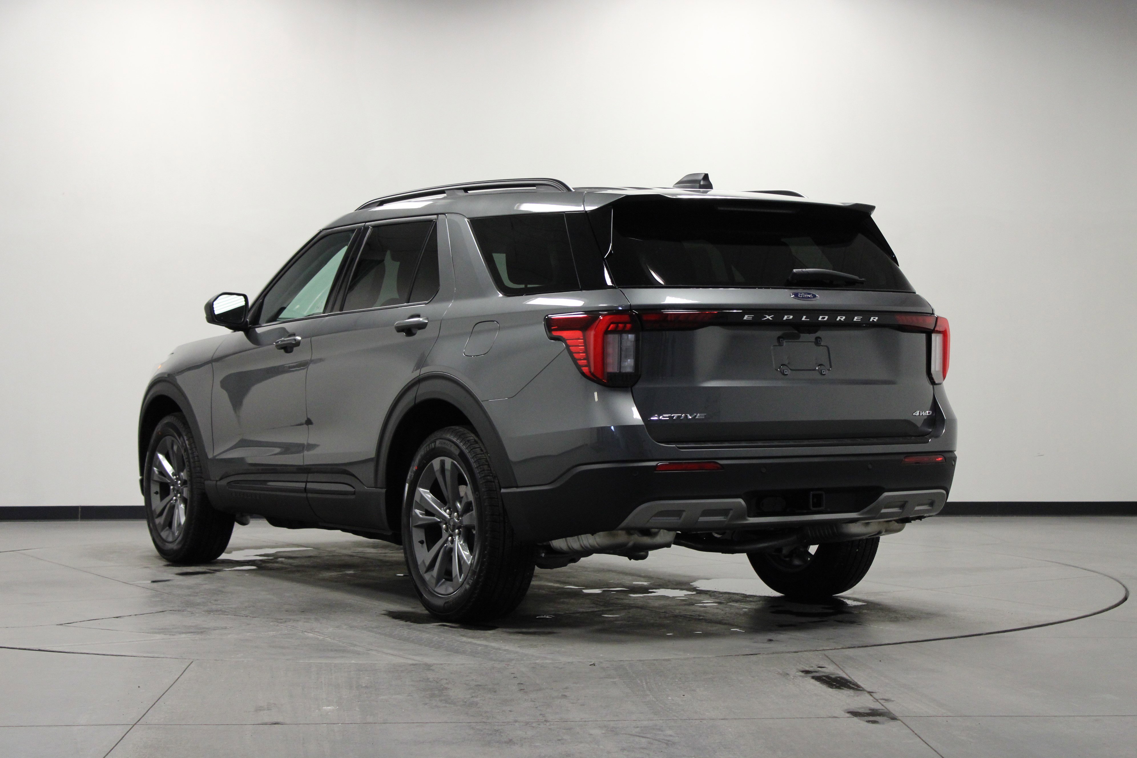 New 2026 Carbonized Gray Metallic Ford Active image 6