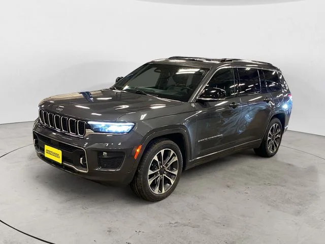 Used 2022 Gray Jeep Overland image 1