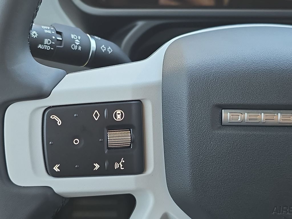 New 2026 Borasco Grey LAND ROVER X-Dynamic SE image 18