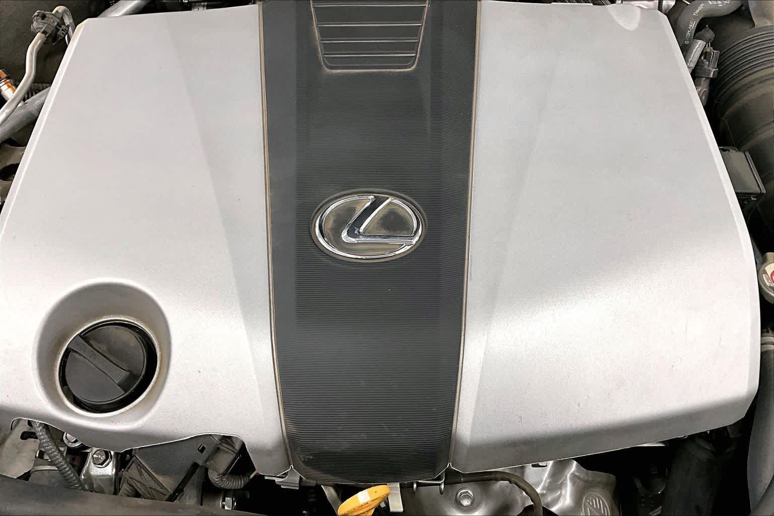 Used 2024 Ultra White Lexus F SPORT Handling image 32
