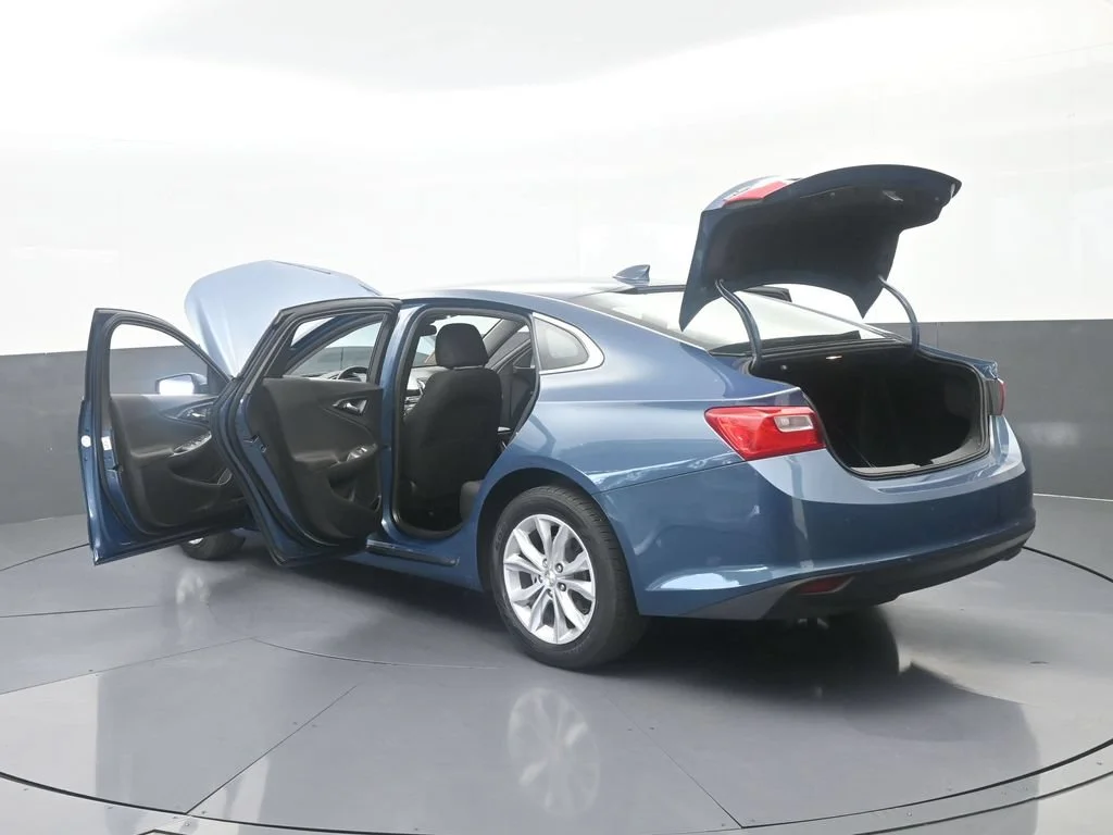 Used 2024 Lakeshore Blue Metallic Chevrolet LT image 68
