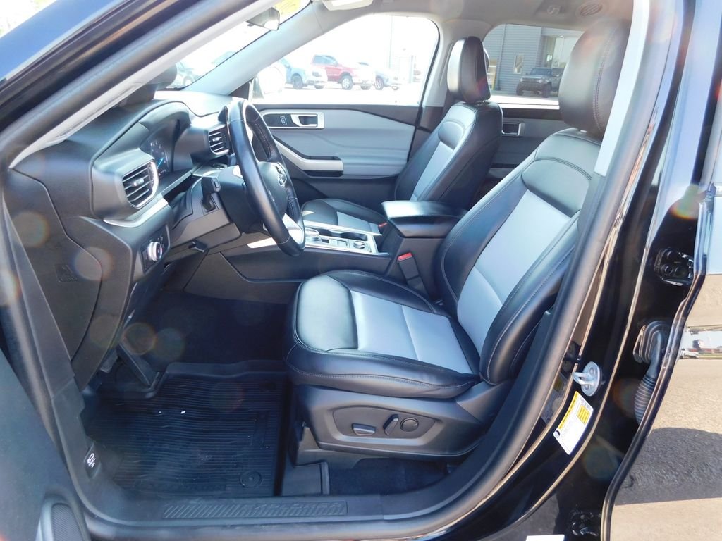 Used 2023 Black Ford XLT image 15