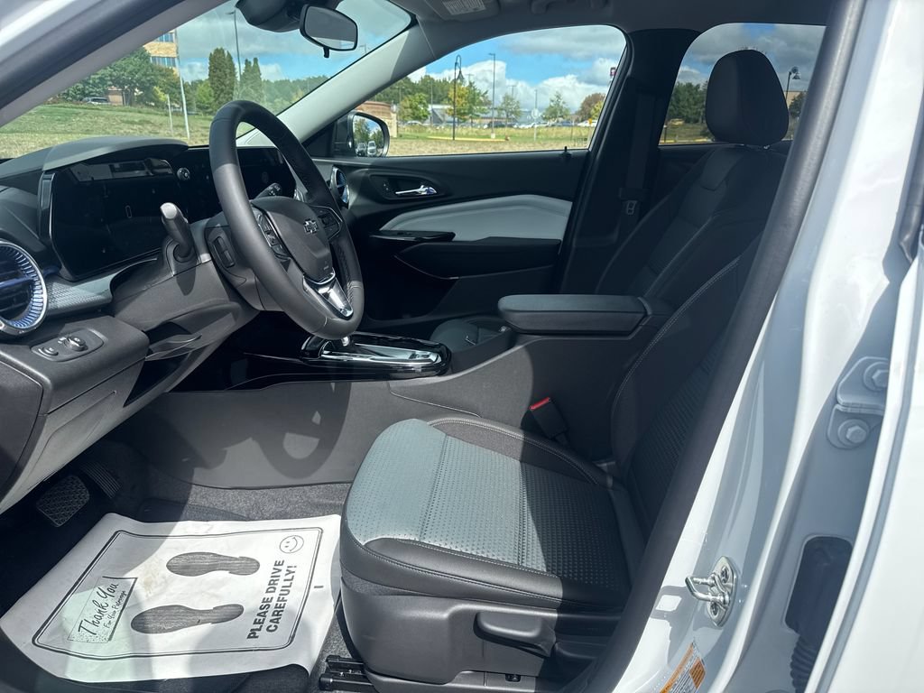 New 2026 Summit White Chevrolet LT image 10
