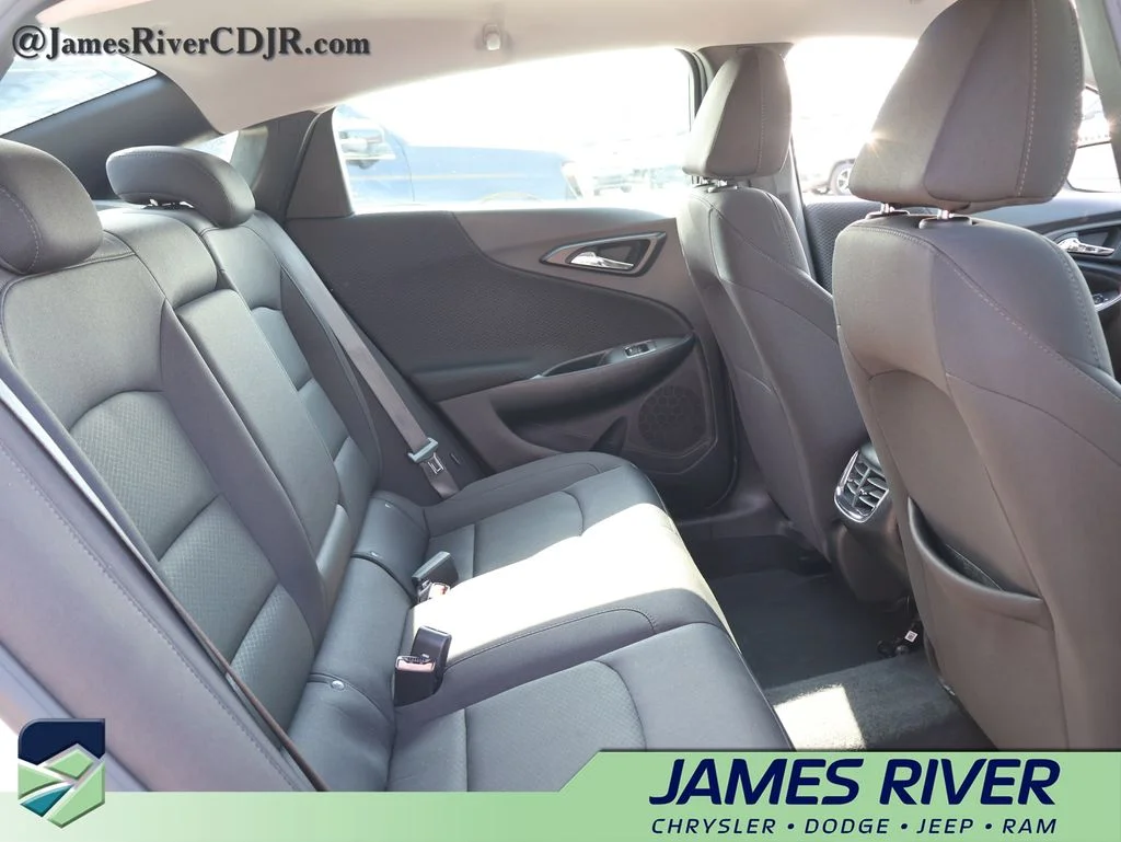 Used 2024 White Chevrolet LT image 12