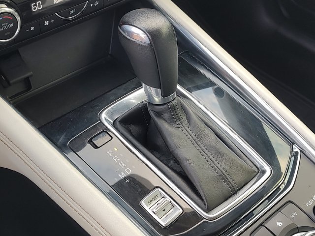 Used 2017 Red Mazda Grand Select image 17