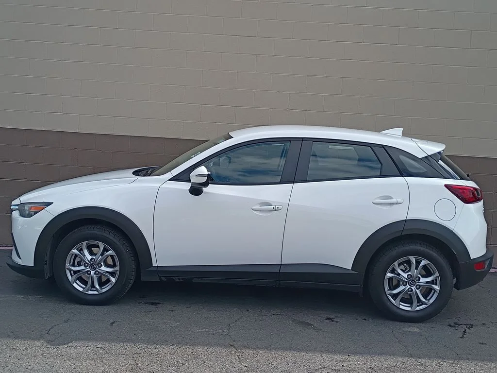 Used 2016 Crystal White Pearl Mica Mazda Touring image 9