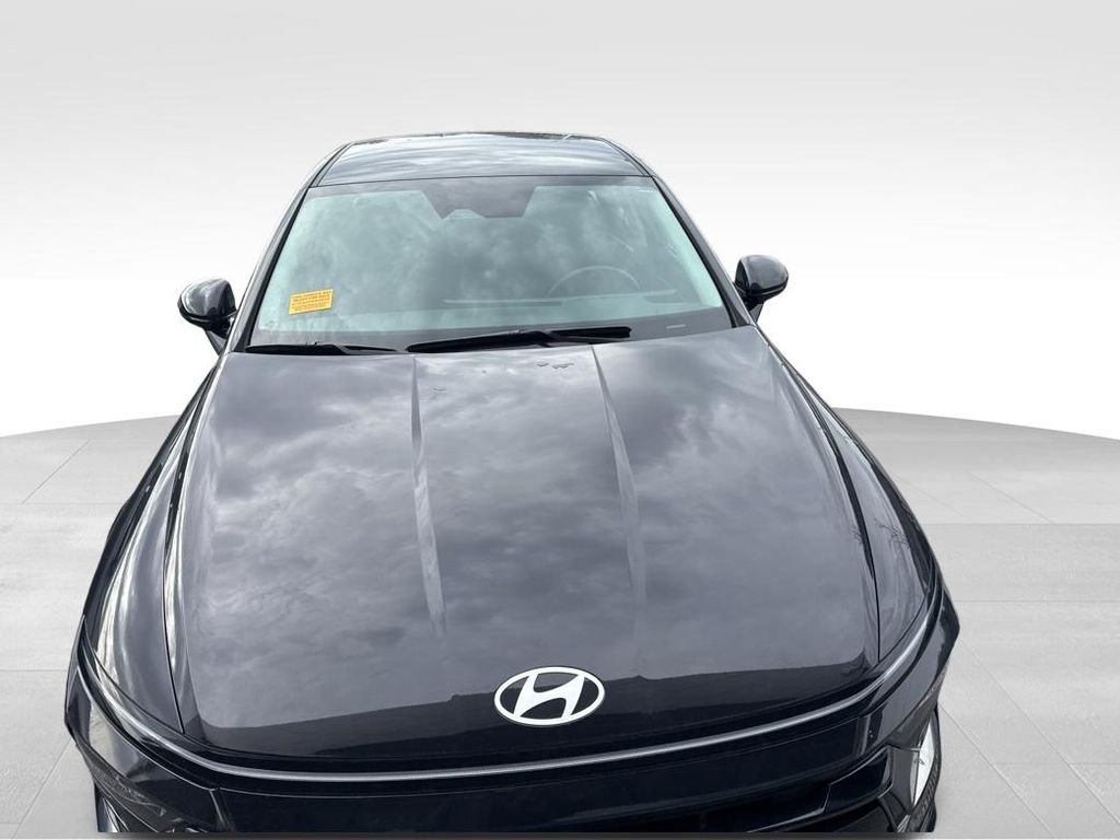 Used 2025 Blue Hyundai SEL image 9
