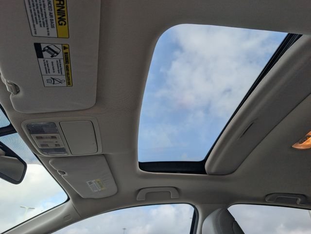 Used 2015 Silver Honda EX-L image 20