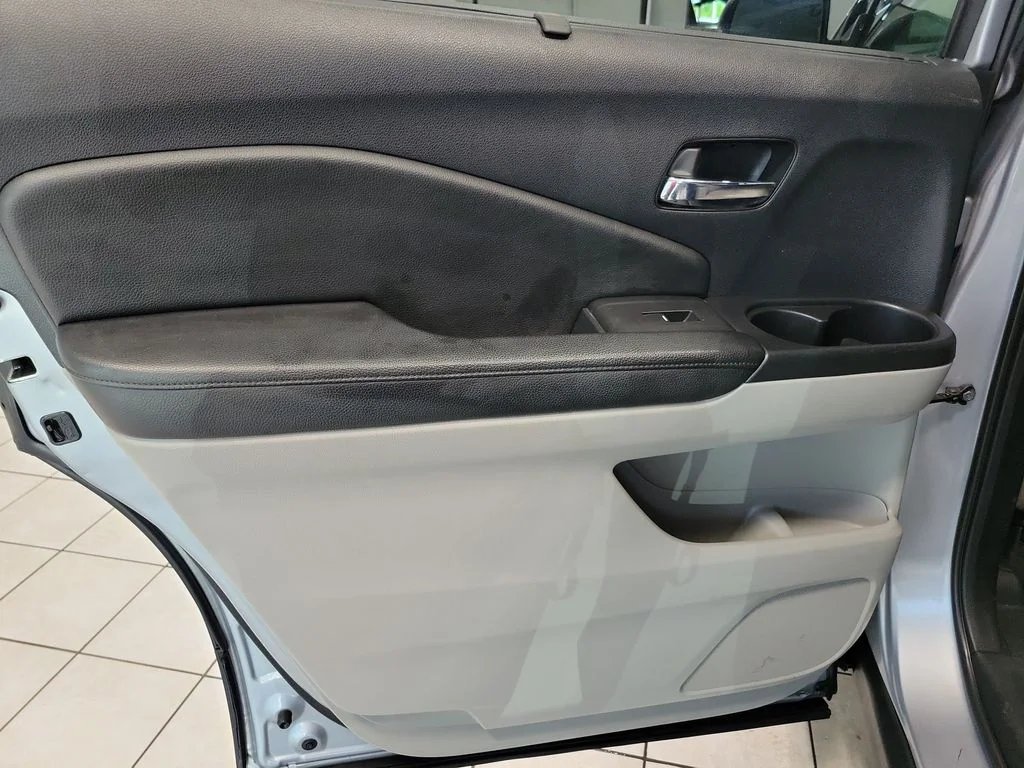 Used 2019  Honda EX-L image 30