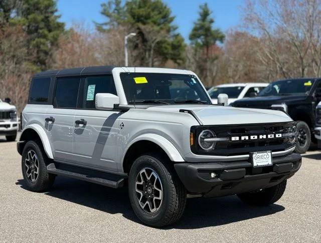 2026 Ford Bronco Outer Banks 4x4's photo