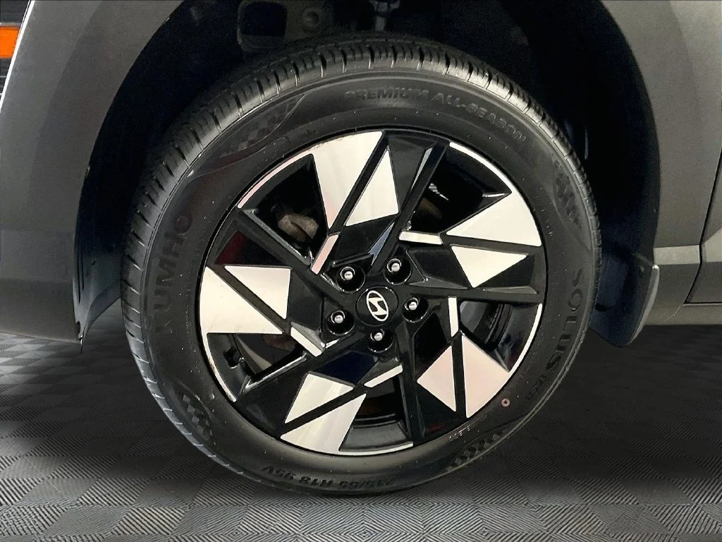 Used 2024 Blue Hyundai SEL image 7