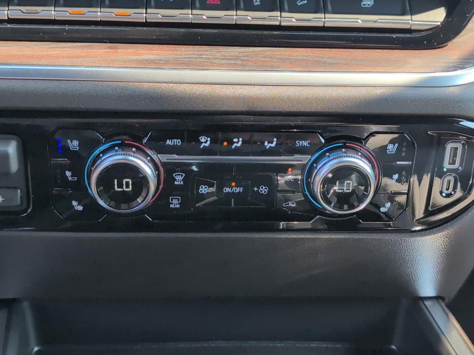 New 2026 Glacier White Tricoat GMC SLT image 23