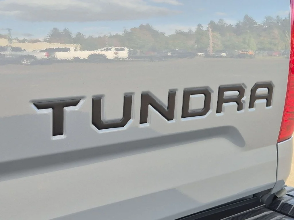 Used 2020 Cement Toyota SR5 image 26