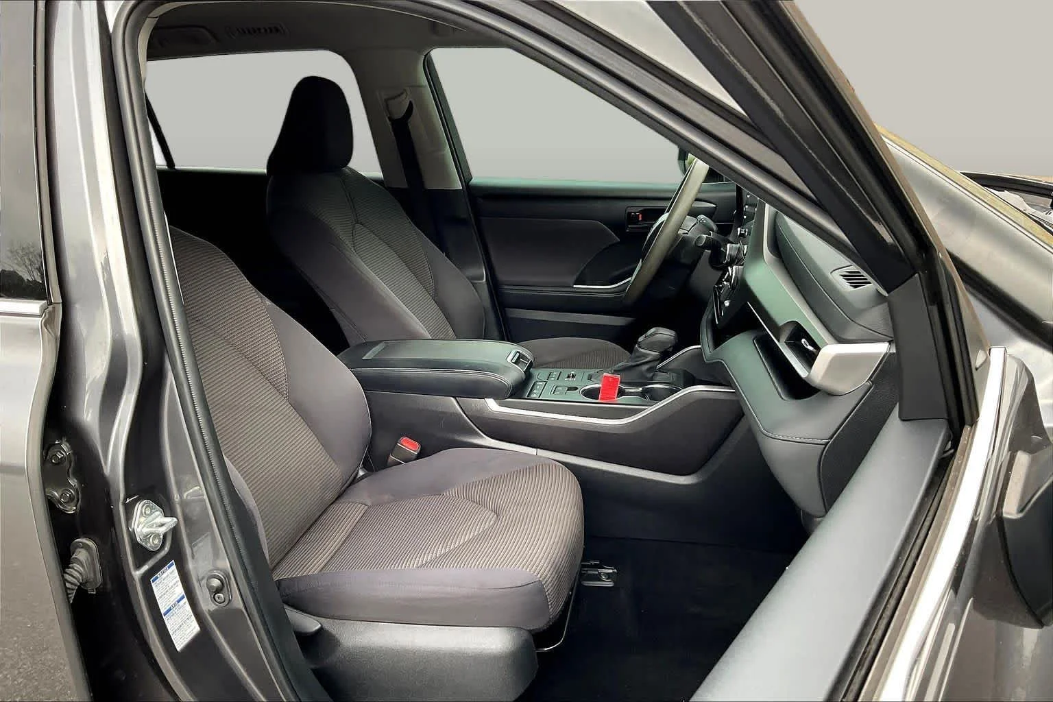 Used 2022 Magnetic Gray Metallic Toyota L image 9