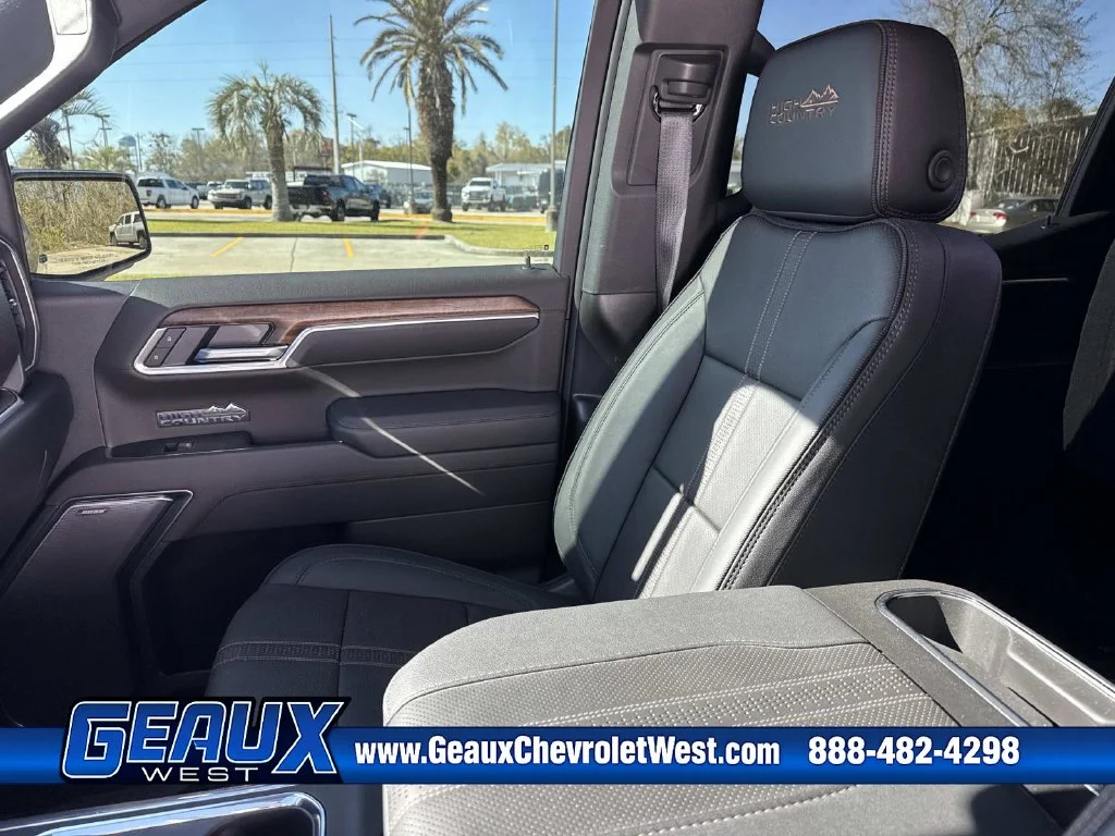 Used 2025 Black Chevrolet High Country image 26