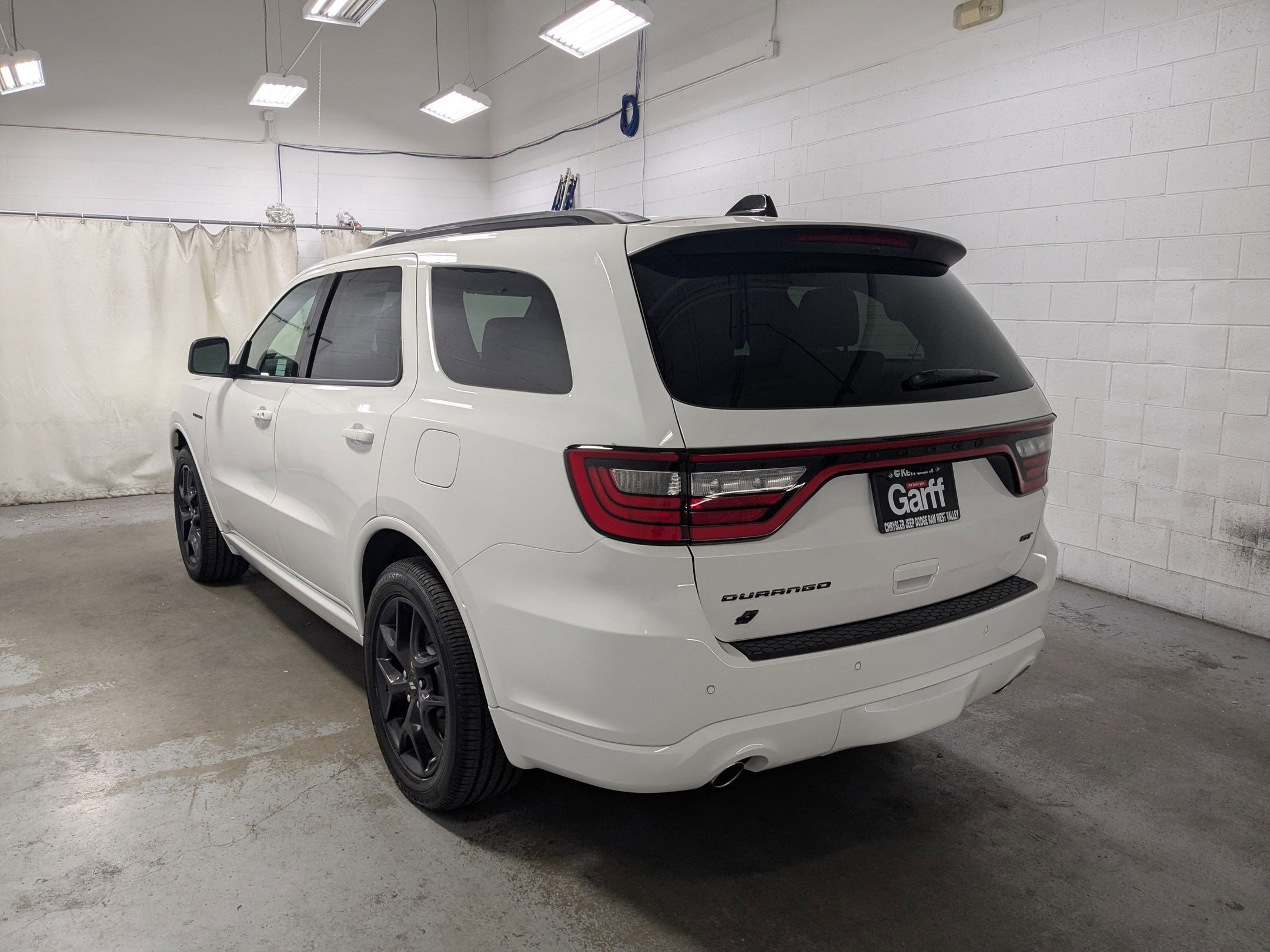 New 2026 White Knuckle Clear-Coat Exterior Paint Dodge GT Plus HEMI V8 image 7