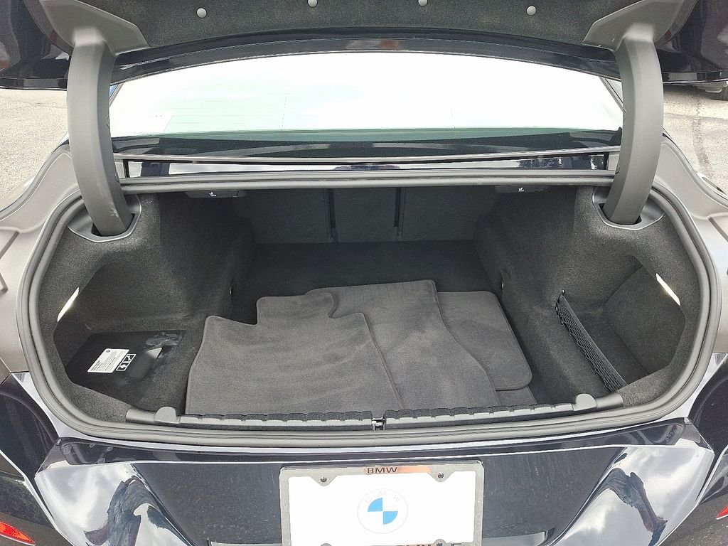 2026 BMW 8 Series 840i - Photo 31