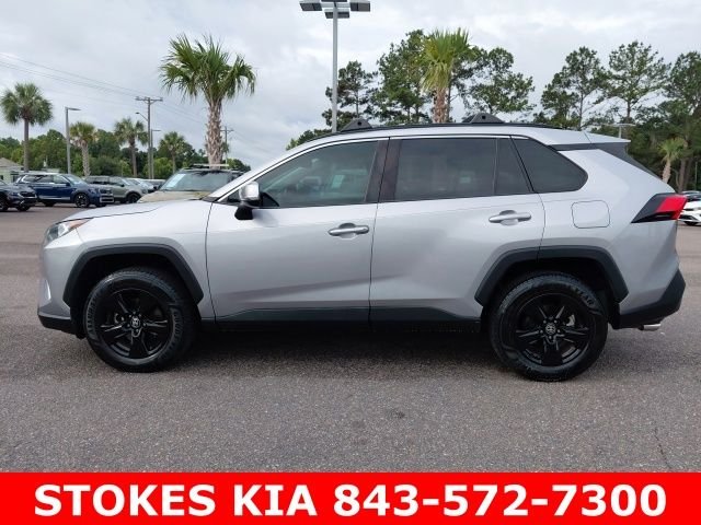 Used 2021 Silver Toyota XLE image 8