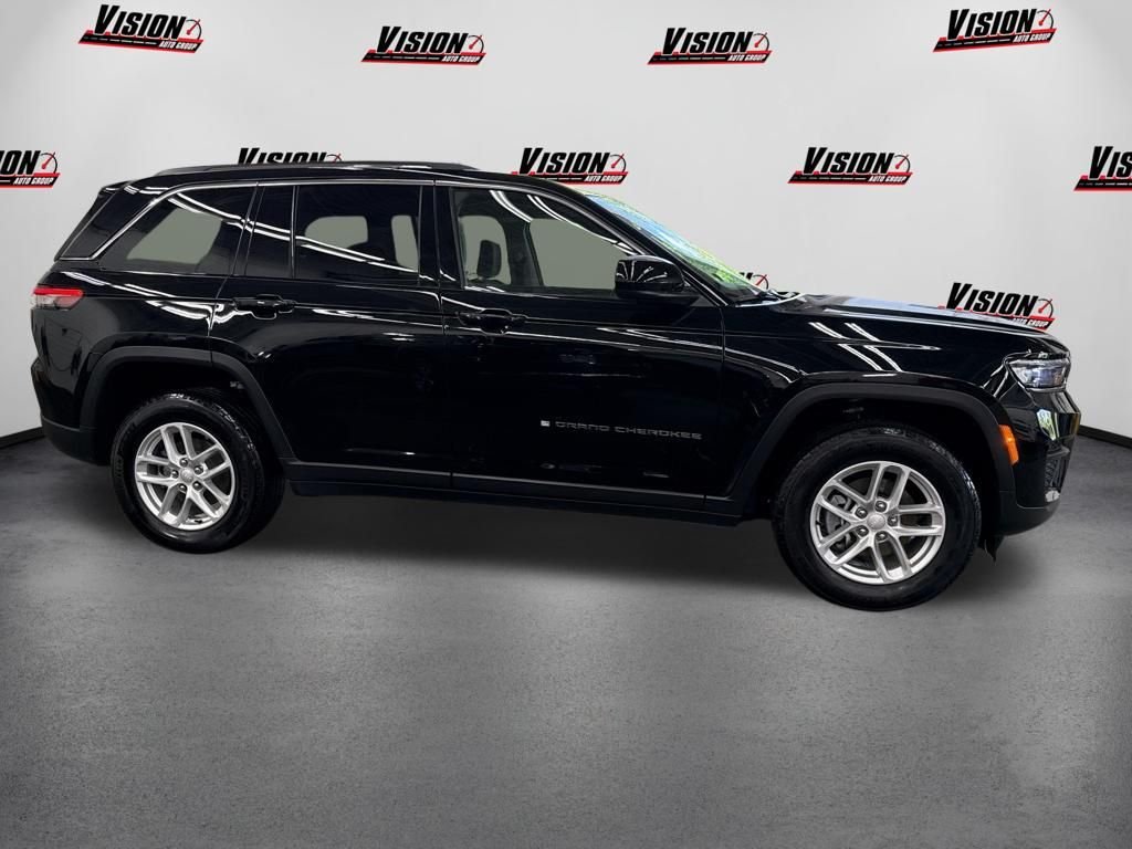 Used 2023 Black Jeep Laredo image 4