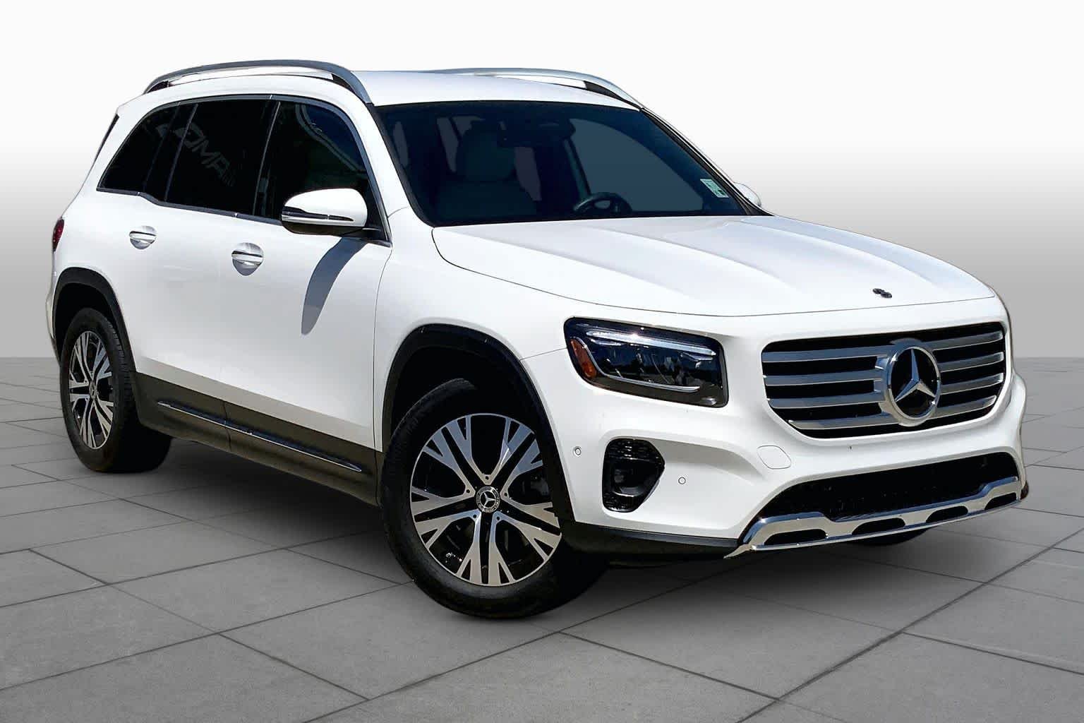 Certified Used 2025 Polar White Mercedes-Benz GLB 250 image 3