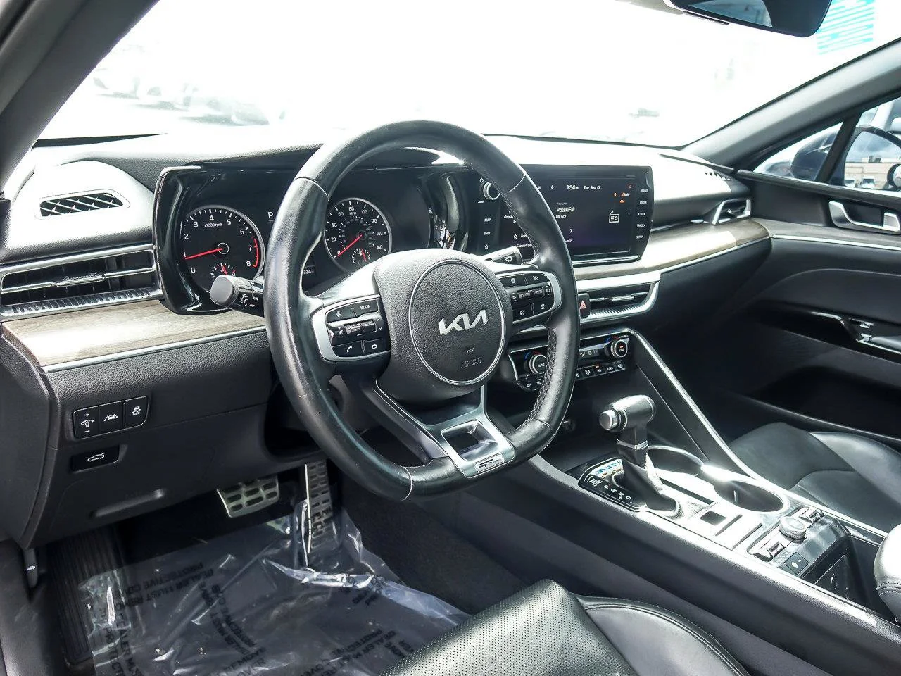 Used 2023 Gravity Gray Kia GT-Line image 13