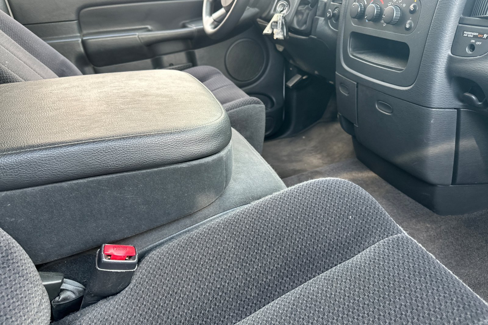 Used 2004 Bright White Dodge SLT image 14
