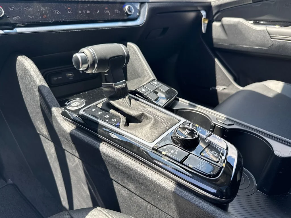 2025 Kia Sportage SX - Photo 32