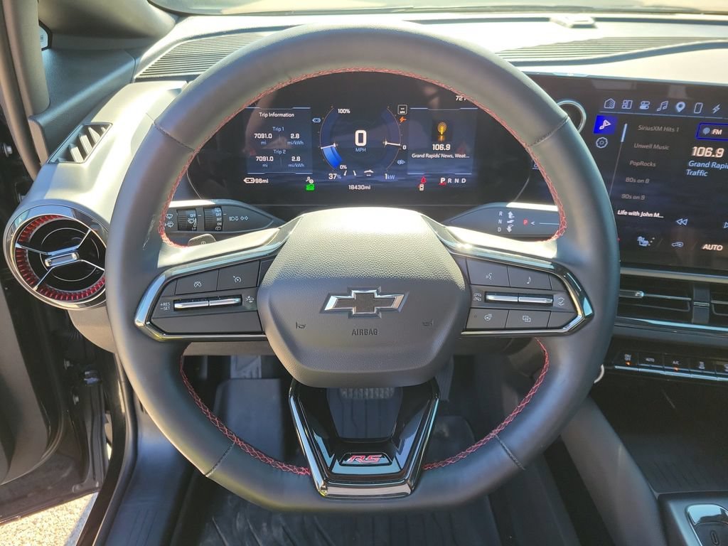 2024 Chevrolet Equinox EV RS - Photo 23