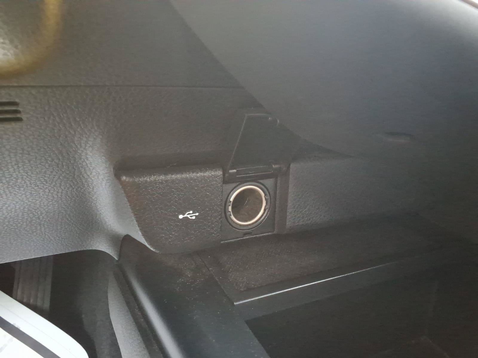 2020 Toyota Camry LE - Photo 25