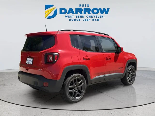 Used 2022 Red Jeep Latitude image 5