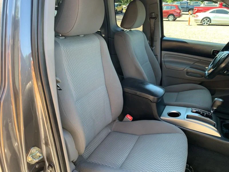 Used 2015 Gray Toyota Pickup 4D 6 ft image 30
