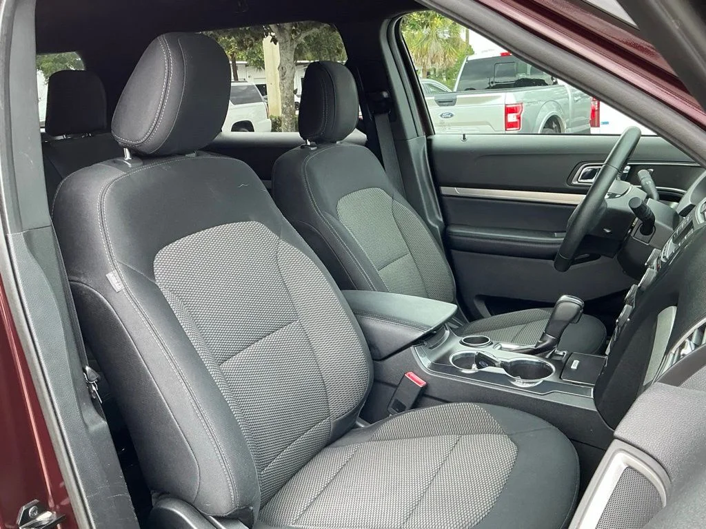 Used 2018 Red Ford XLT image 32