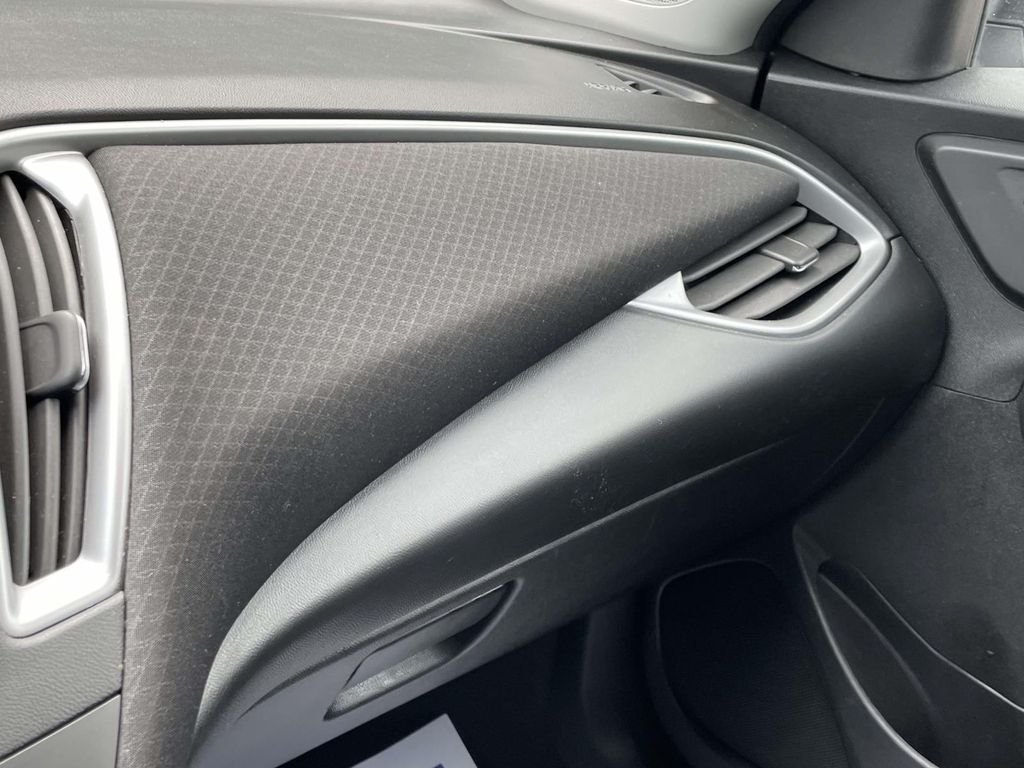 Used 2024 White Chevrolet LT image 30