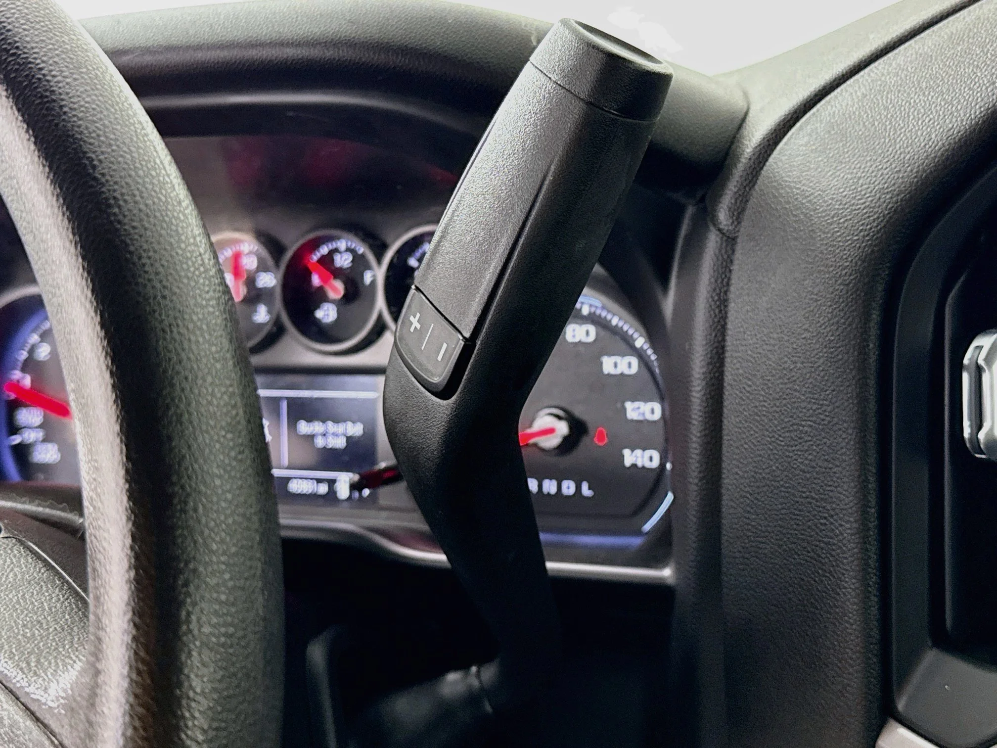 Used 2022 Silver Ice Metallic Chevrolet Custom image 19