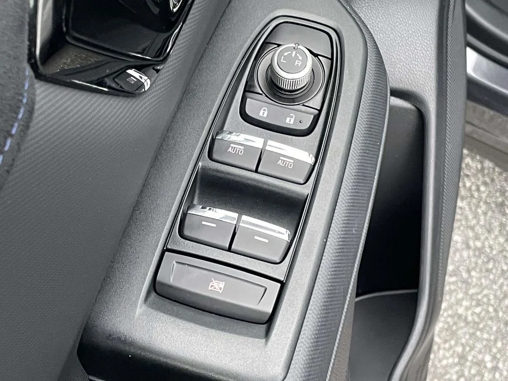 Used 2025 Magnetite Gray Metallic Subaru Limited image 6
