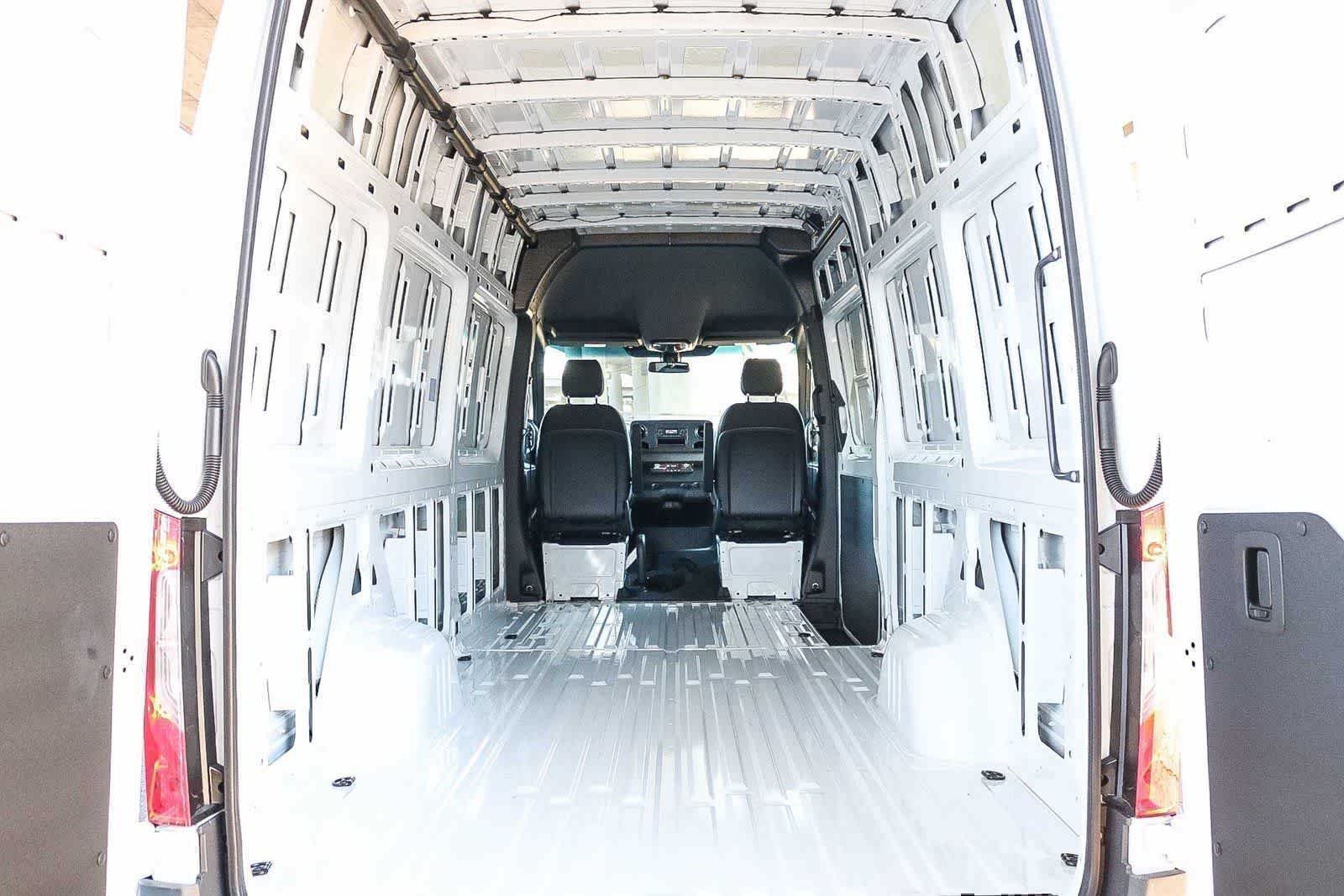 New 2026 Arctic White Mercedes-Benz Cargo 170WB High Roof RWD 2.0L I4 Diesel Turbo SO image 24