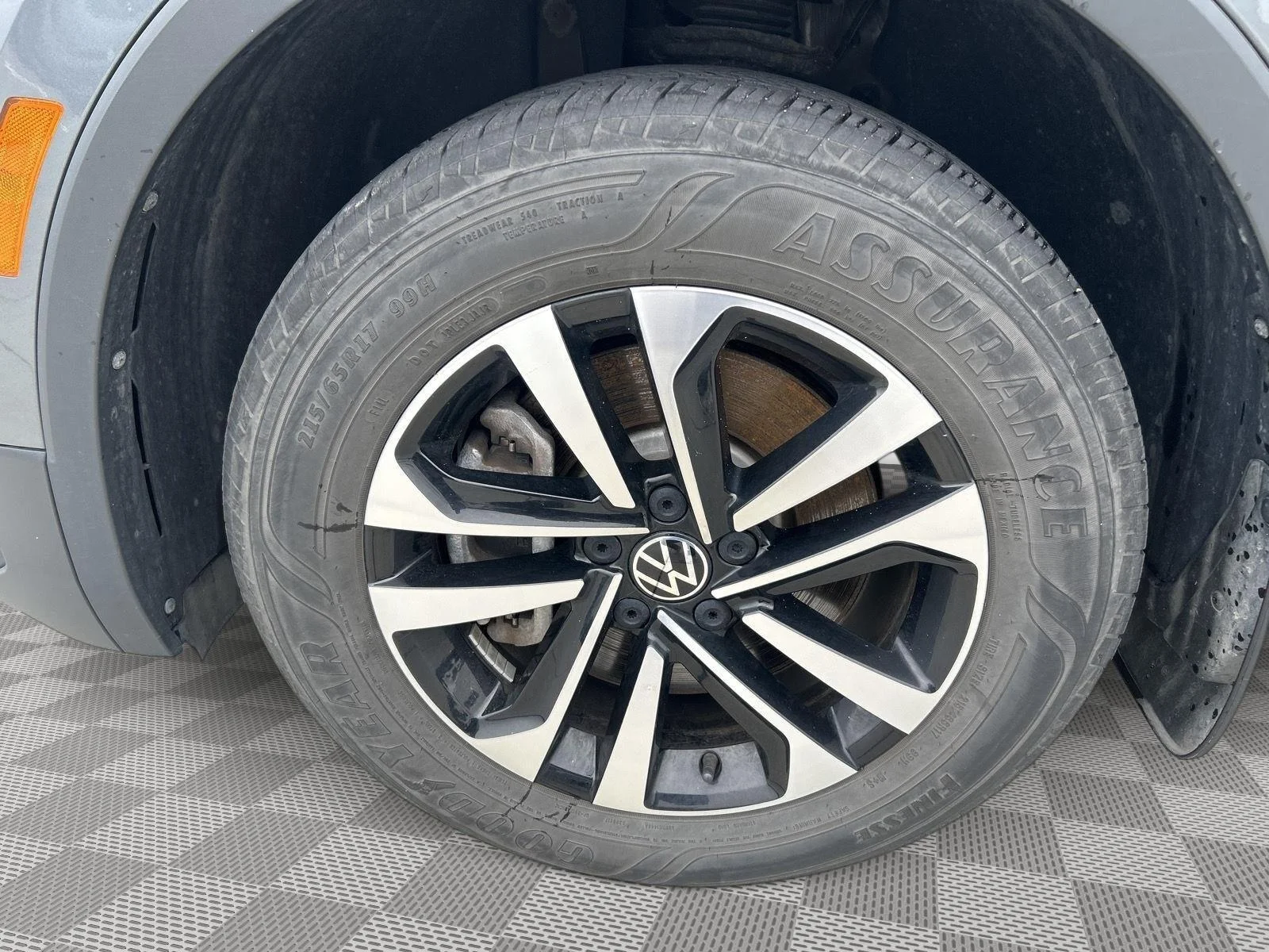 Used 2023 GRAY Volkswagen S image 21