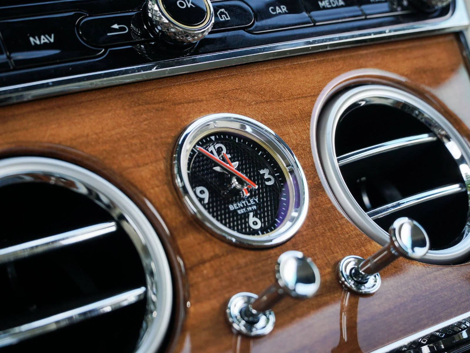 New 2026 Dark Sapphire Bentley GTC S image 16