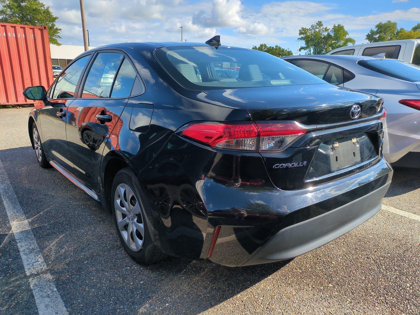 Used 2024  Toyota LE image 5