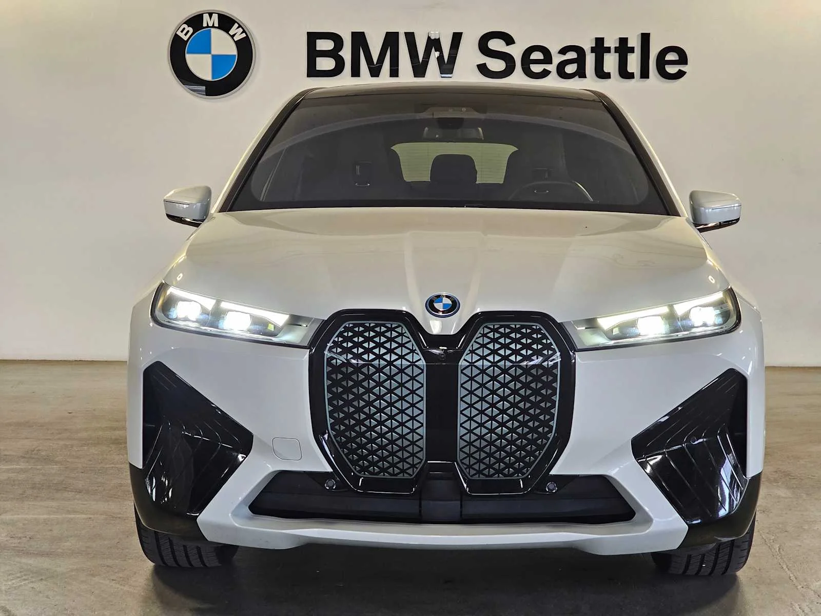 Certified Used 2024 Mineral White Metallic BMW xDrive50 image 6